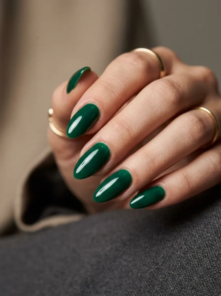 5. emerald green nails 202608210233